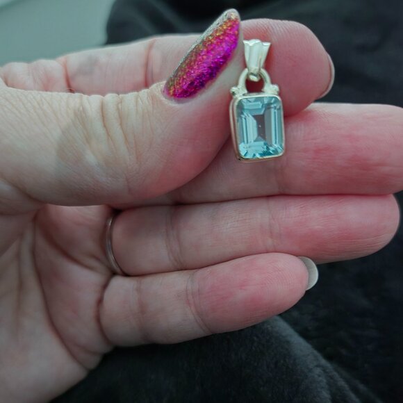 Sterling Silver Faceted Blue Topaz Pendant - Natural Gemstone - Picture 2 of 6